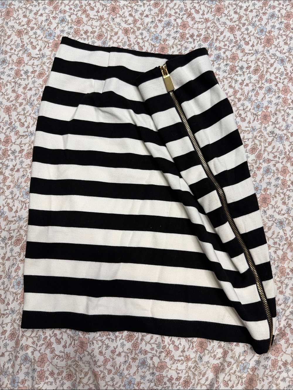 Vince Camuto Black and White Striped Pencil Skirt with Gold Zip